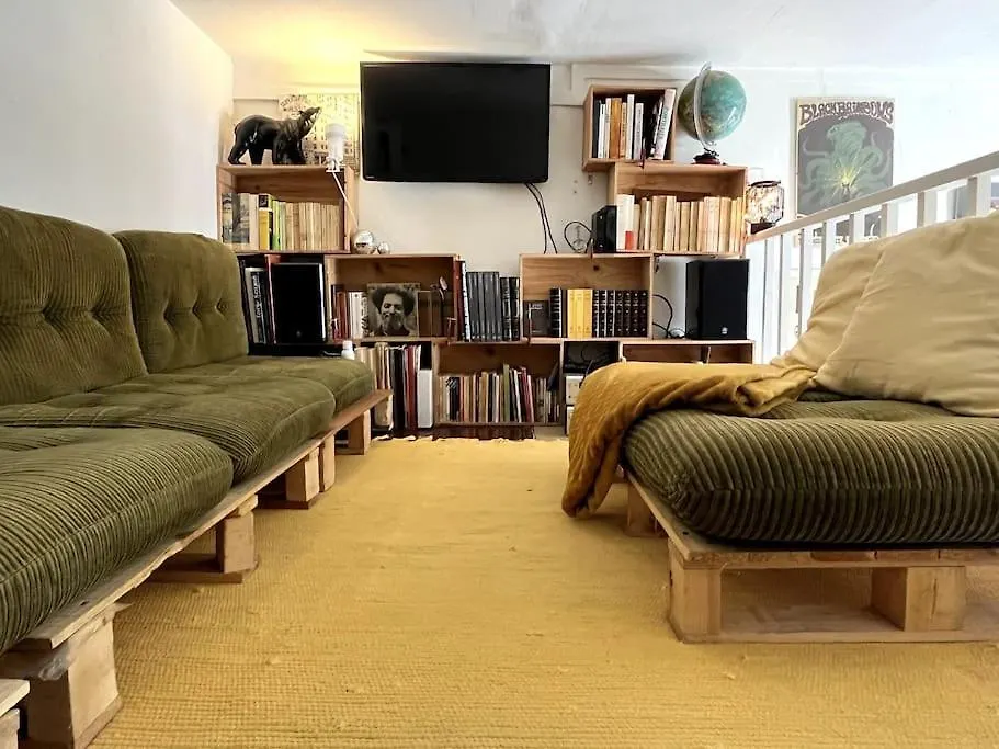 Ferienwohnung Grand Triplex Calme Avec Cour Privee Paris Frankreich