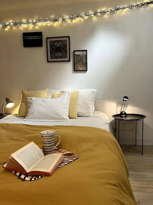 Grand Triplex Calme Avec Cour Privee Apartment Paris