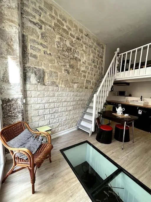 Grand Triplex Calme Avec Cour Privee Apartment Paris France